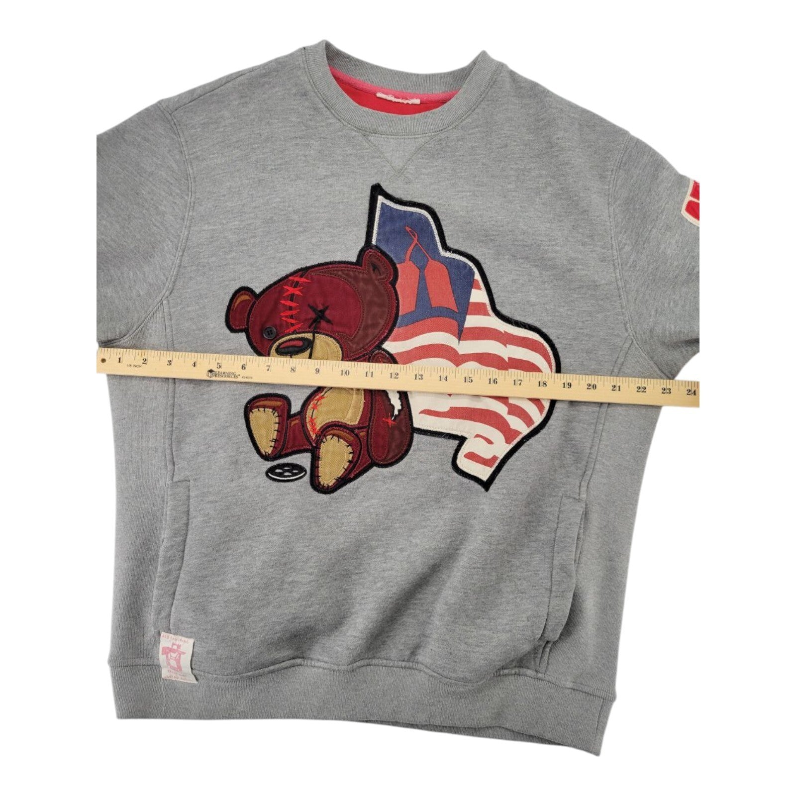 Red Tag Brand Bear Patch USA Flag Graphic Gray Sweatshirt 46x26