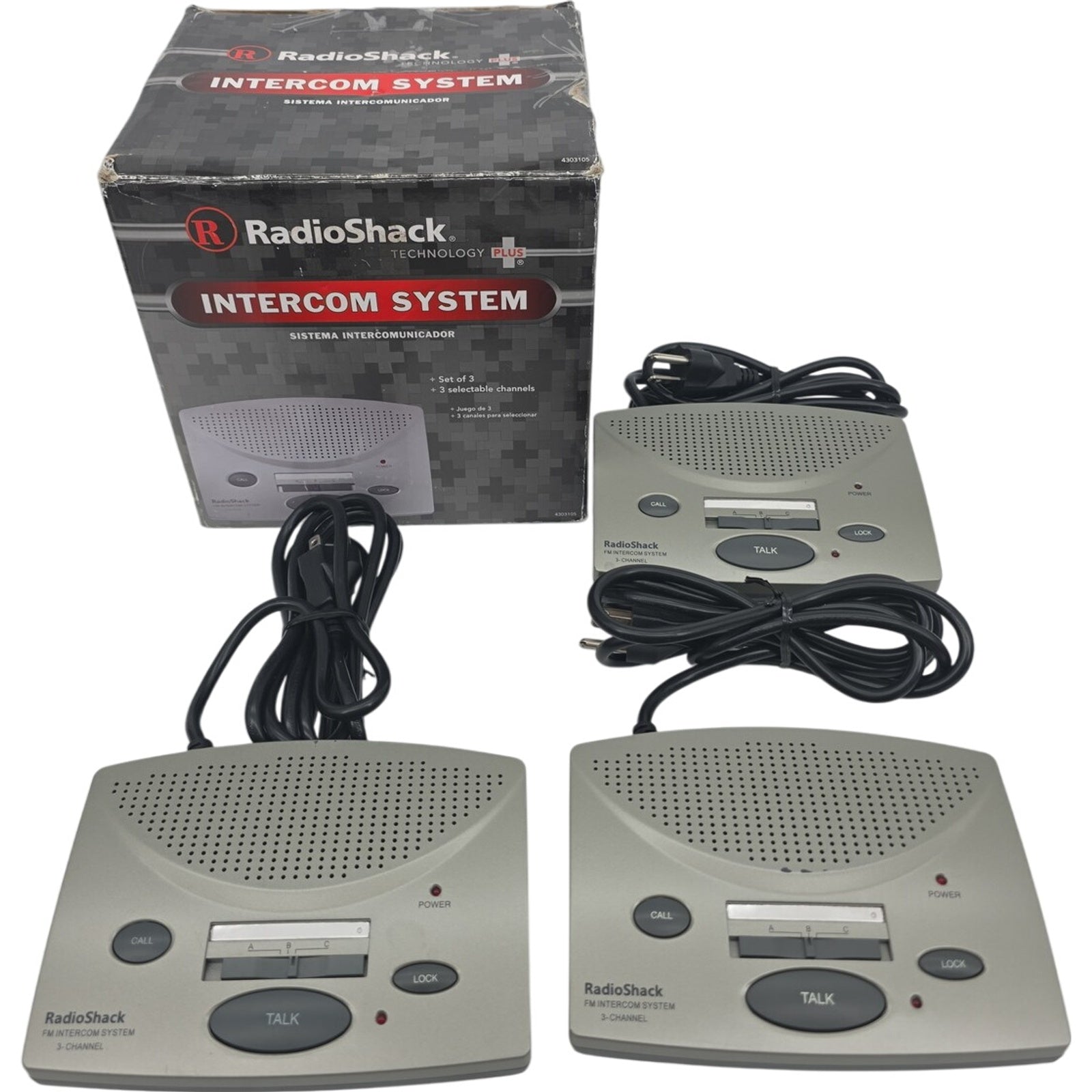 Radio Shack Set of 3 FM 3-Channel 3-Station Wireless Intercom System 43-3105