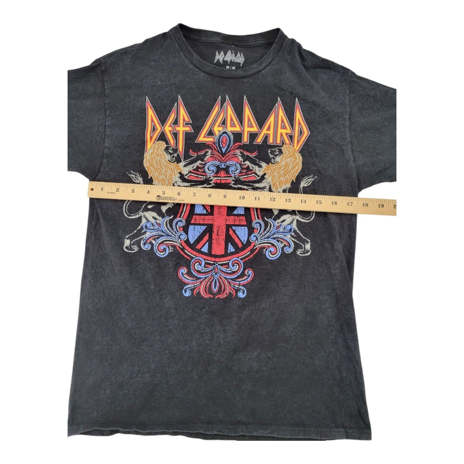 Def Leppard Men's Black Crest Graphic T-Shirt Size M Rock Band Tee