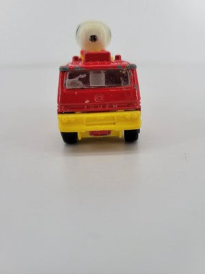 Vintage SNOOPY Mini Diecast Fire Truck Freewheeling Action Aviva 1966 Hong Kong