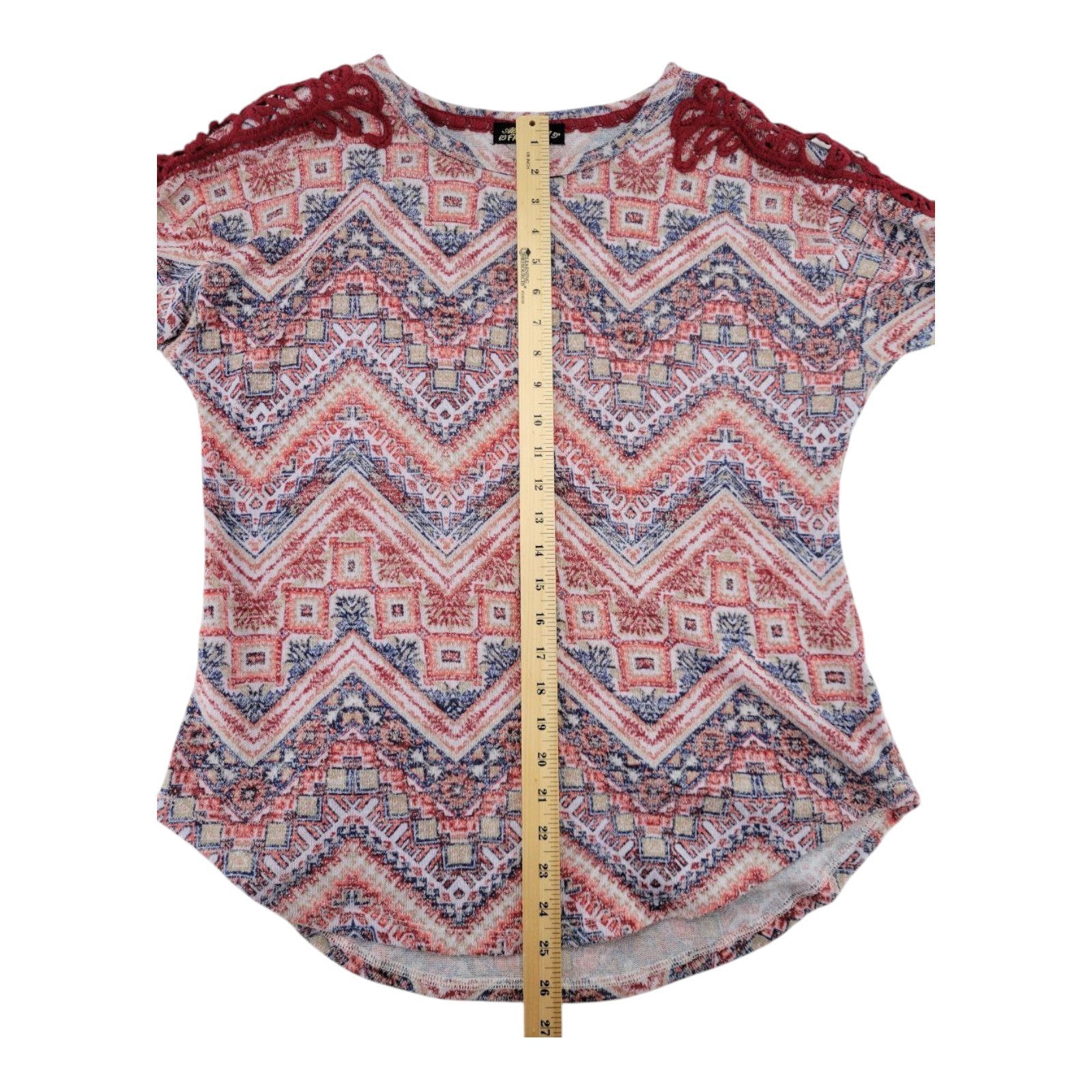 Absolutely Famous Women's L Chevron Knit Top Red Lace Shoulder Detail