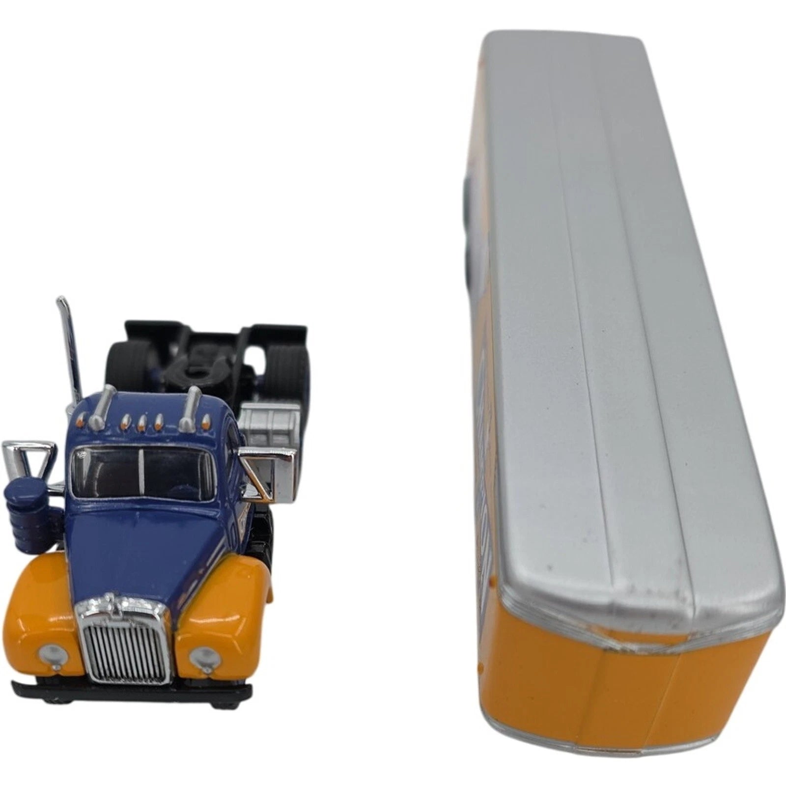 Matchbox Dinky DYM35268 Champion Spark Plugs Semi Truck Tractor Trailer