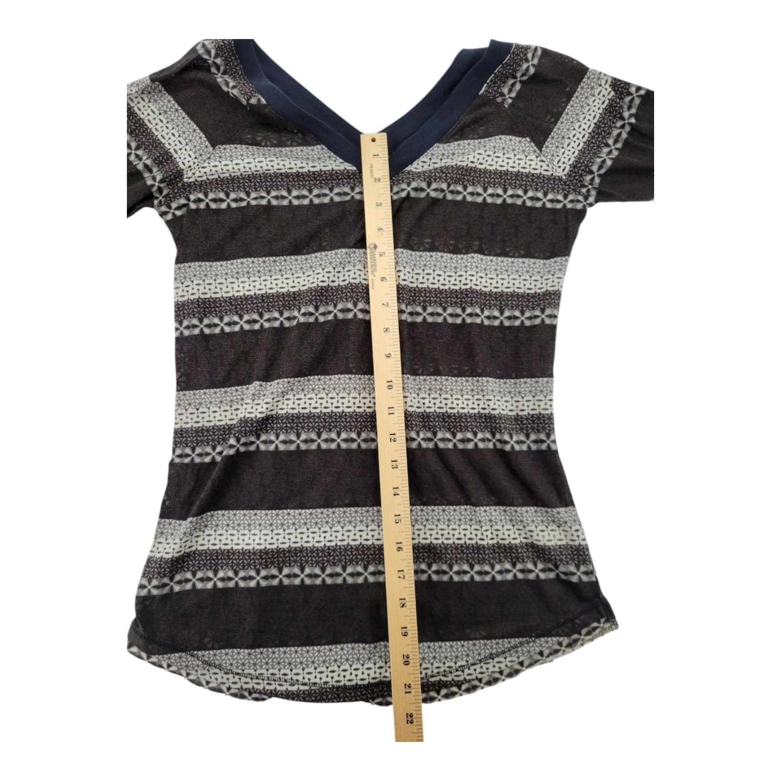 Miley Cyrus Max Azria Women's V-Neck Top Patterned Long Sleeve XL