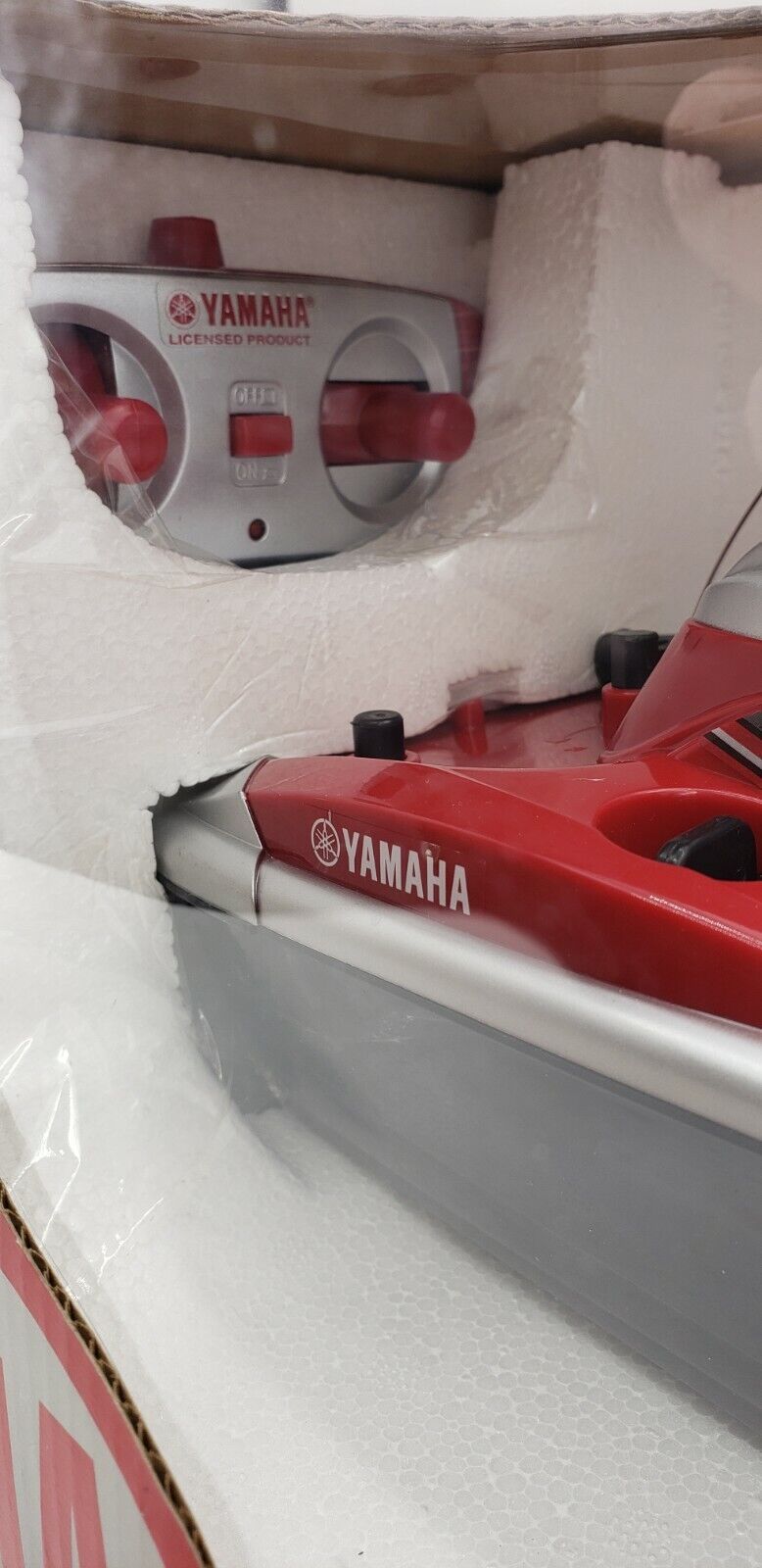 Yamaha 2010 Full Function Radio Control WaveRunner FZS Jet Ski Red