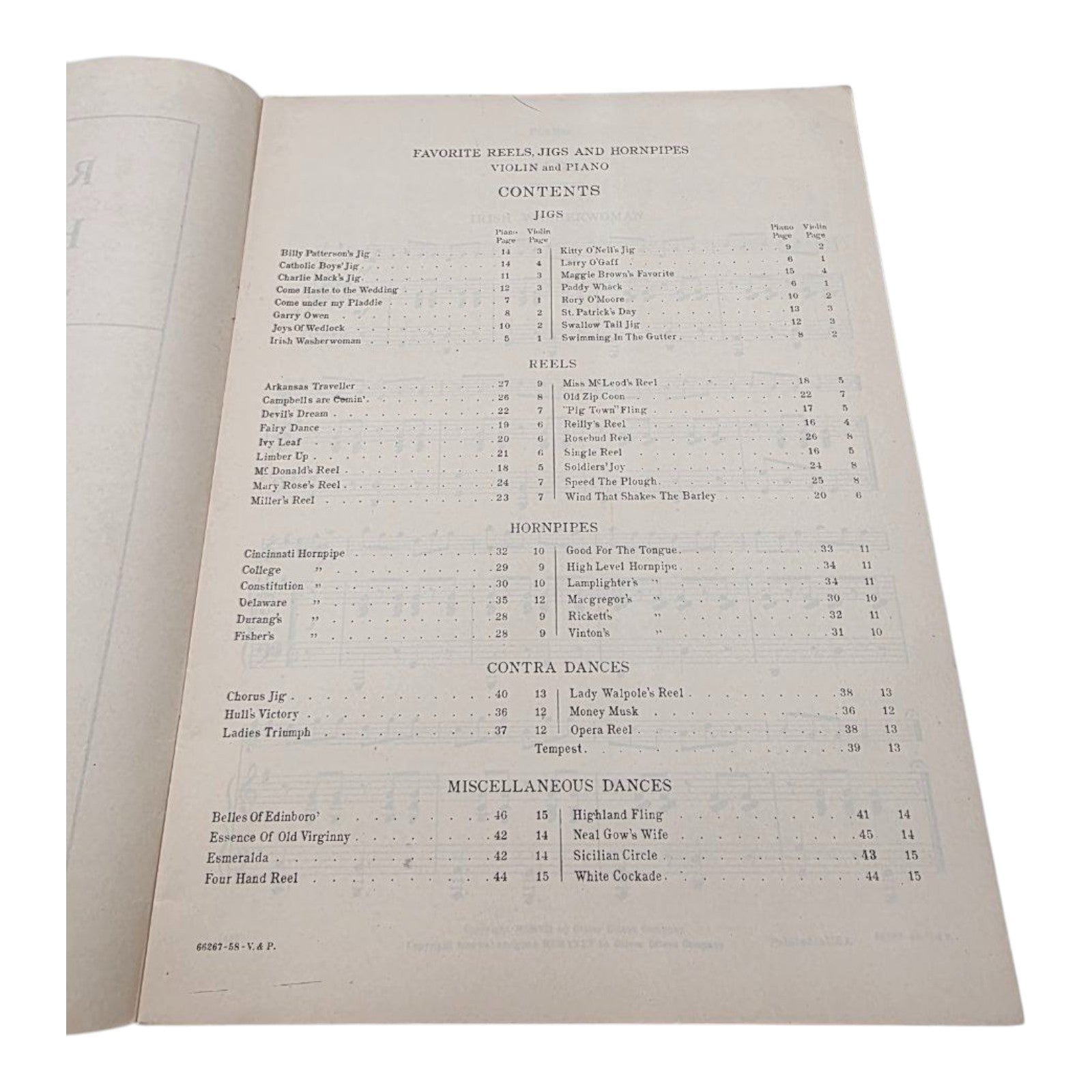Favorite Reels Jigs and Hornpipes for Violin with Piano Accompaniment Songbook