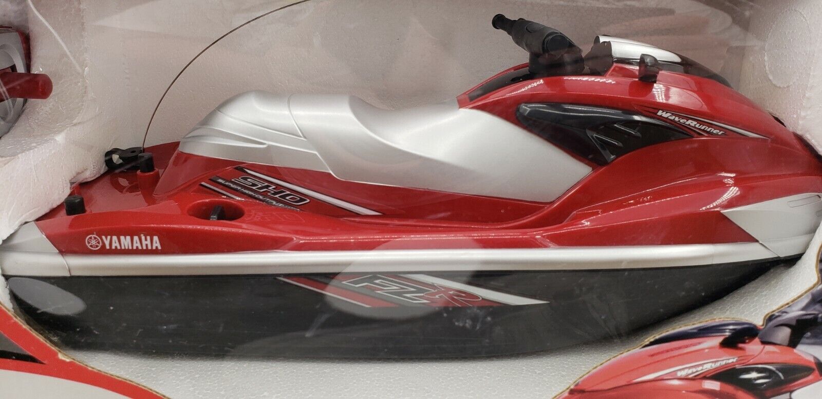 Yamaha 2010 Full Function Radio Control WaveRunner FZS Jet Ski Red
