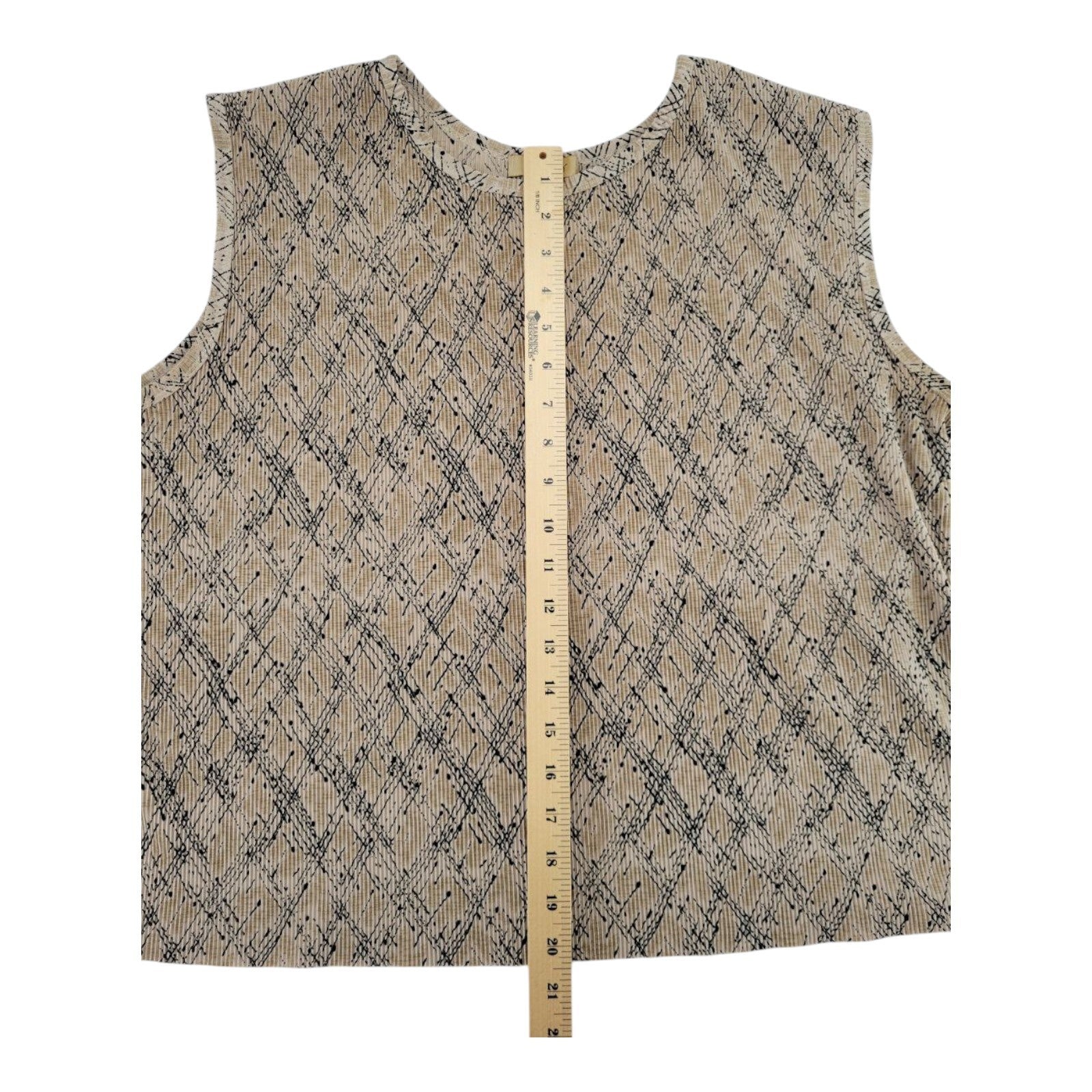 Plissé Beige Black Geometric Textured Sleeveless Top 1X