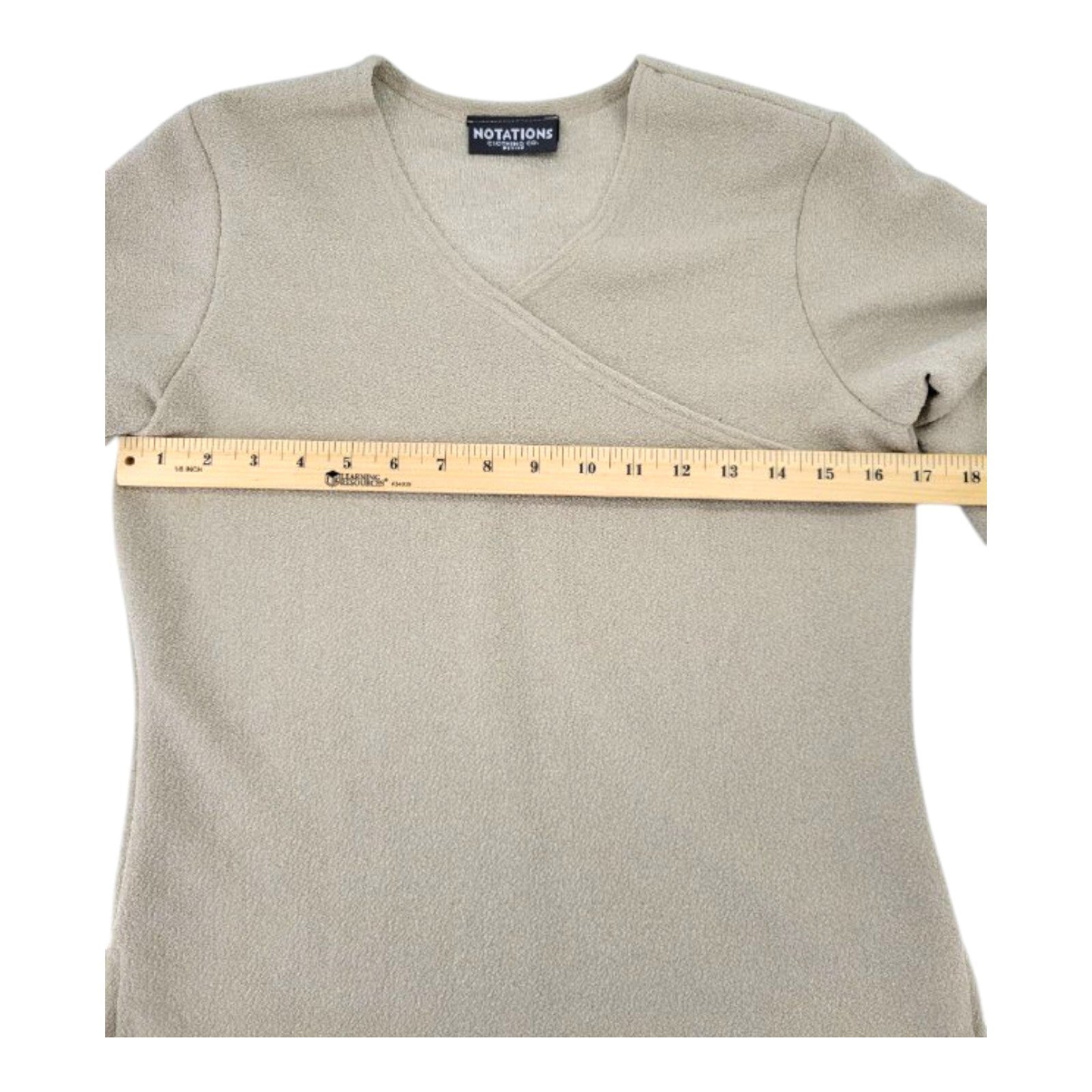 Notations Beige V Neck Stretch Pullover Top 3/4 Sleeve Petite Medium