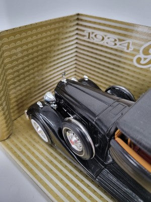 1934 Packard - 1/27 Scale Anson Diecast Model