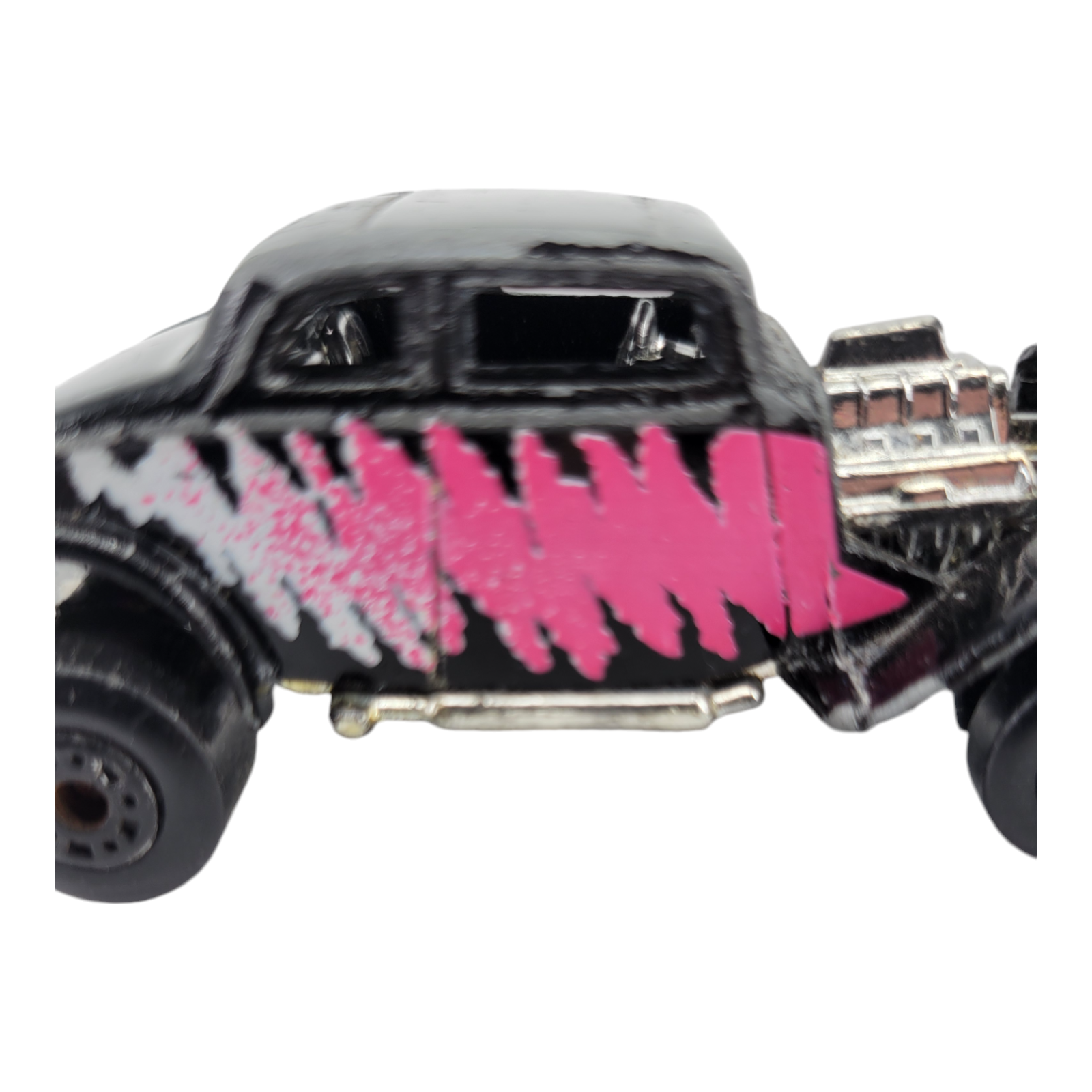 1982 Matchbox 33 Willys Street Rod Diecast Hot Rod Black with Pink Flames
