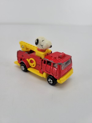 Vintage SNOOPY Mini Diecast Fire Truck Freewheeling Action Aviva 1966 Hong Kong