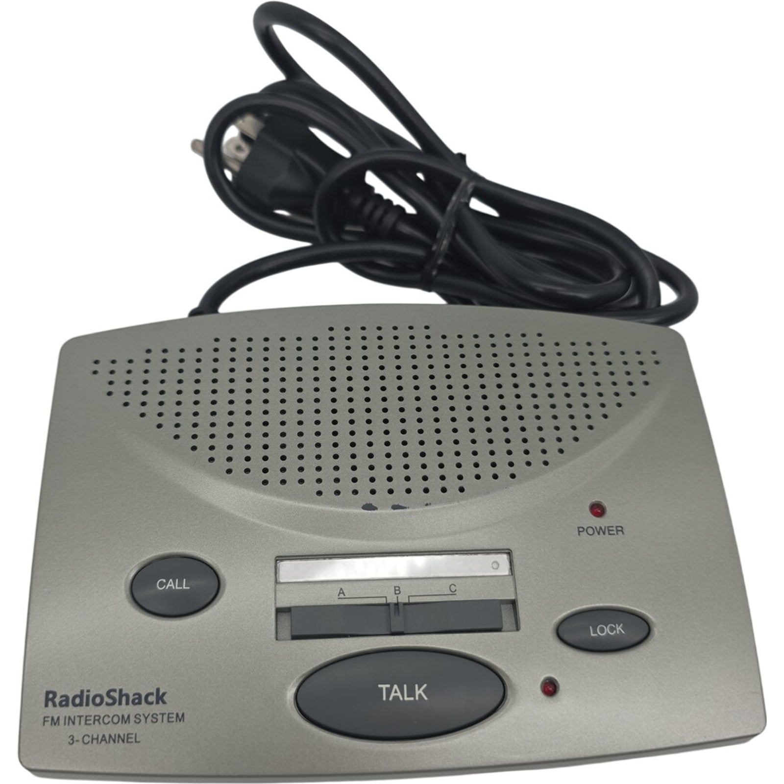 Radio Shack Set of 3 FM 3-Channel 3-Station Wireless Intercom System 43-3105