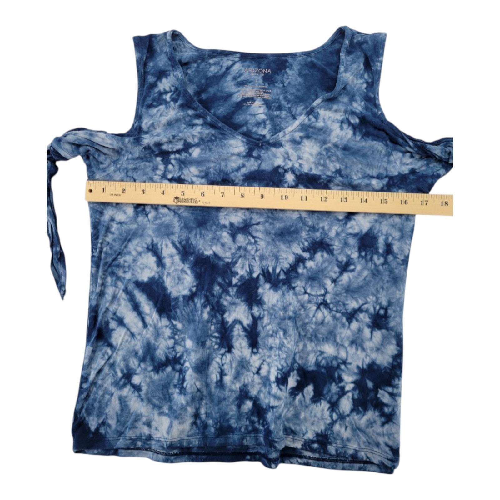 Arizona Jean Co Women's Blue Tie Dye Cold Shoulder Sleeveless V-Neck Top L