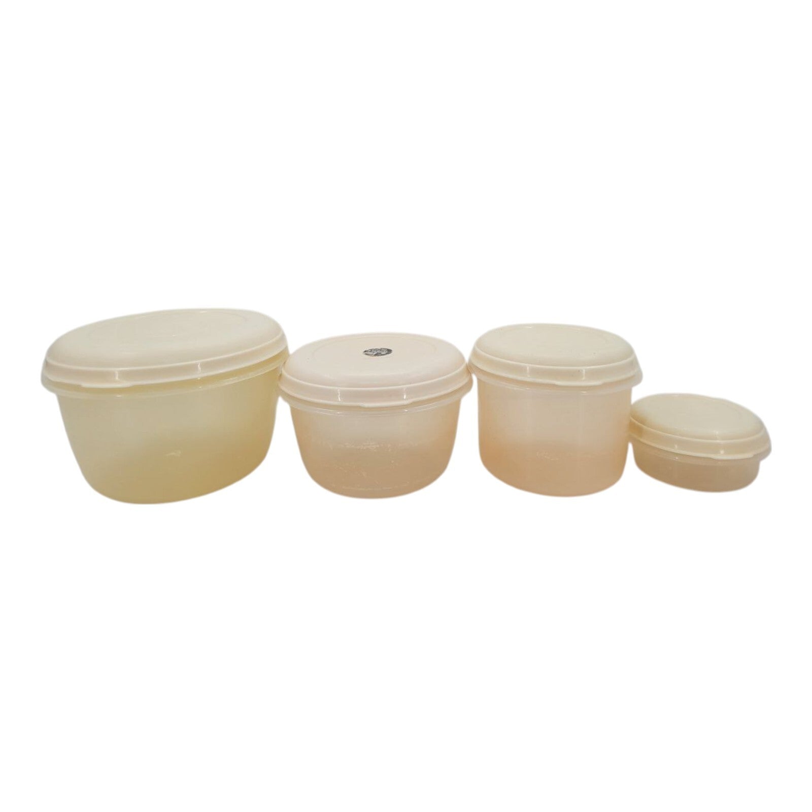 Vintage Rubbermaid Nesting Bowl Set with Lids Cream White 4 Piece Container Lot
