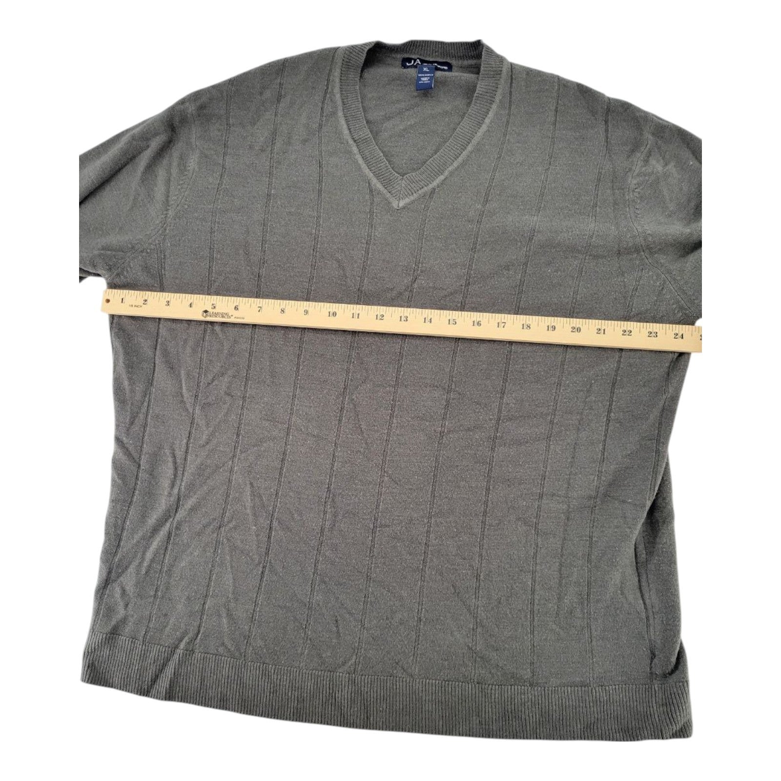 John Ashford Men's Gray V-Neck Sweater XL Acrylic Pullover
