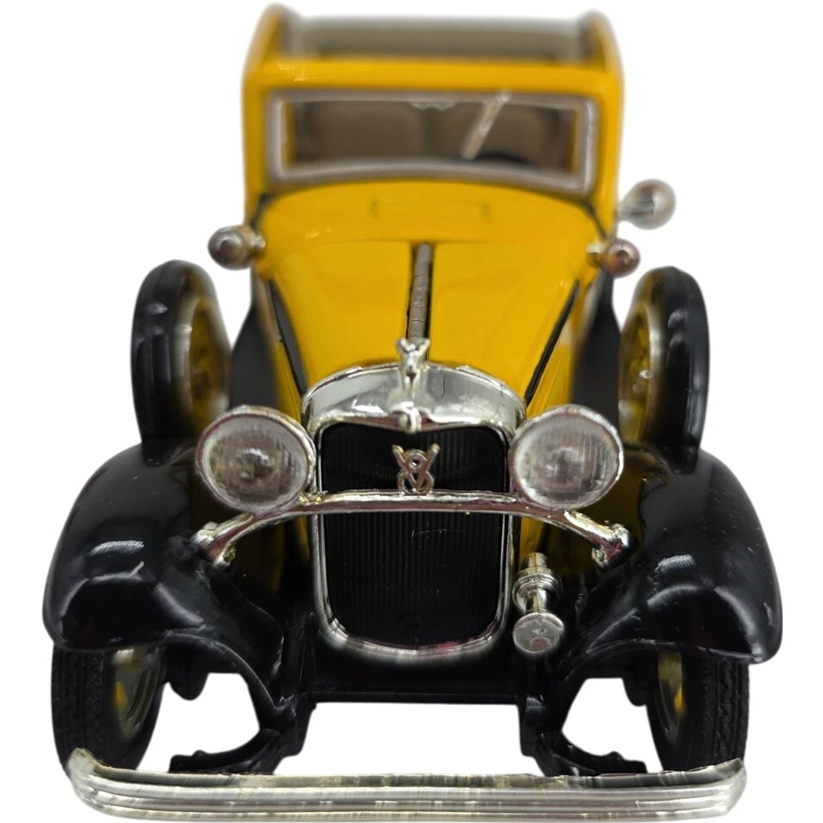 National Motor Museum Mint 1932 Ford Convertible Sedan Die-cast Car SS-T5351