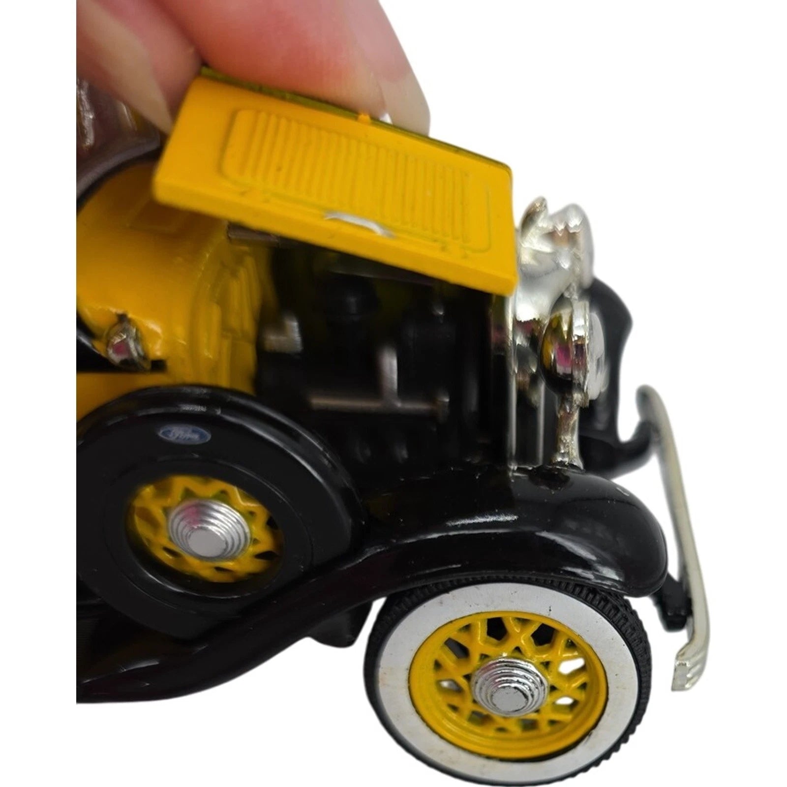 National Motor Museum Mint 1932 Ford Convertible Sedan Die-cast Car SS-T5351